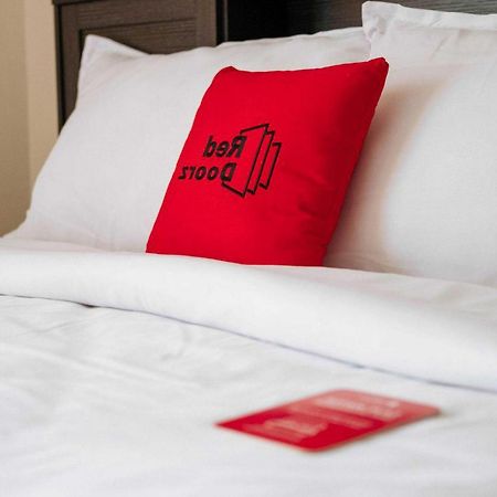 Hotel Reddoorz @ Jalan Brigjend Katamso Medan 2 Extérieur photo